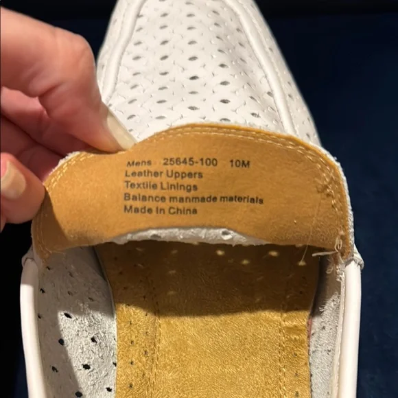 Stacy Adams Men’s White Leather Loafers with Woven Design - Picture 6 of 6